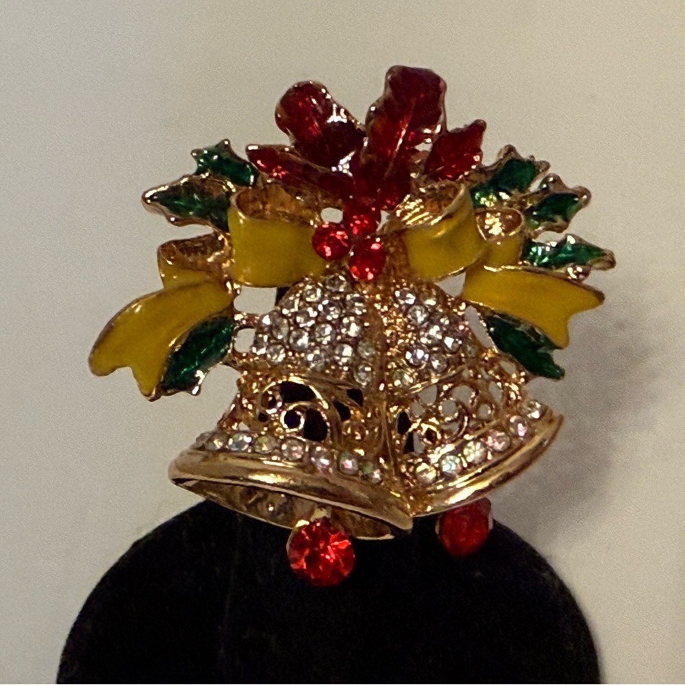VINTAGE BROOCH PENDANT HOLIDAY CHRISTMAS BELL GOLD RHINESTONES RED GREEN ENAMEL
